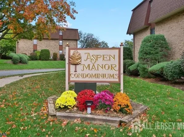 299 Alpine Way #C, Woodbridge, NJ 07095