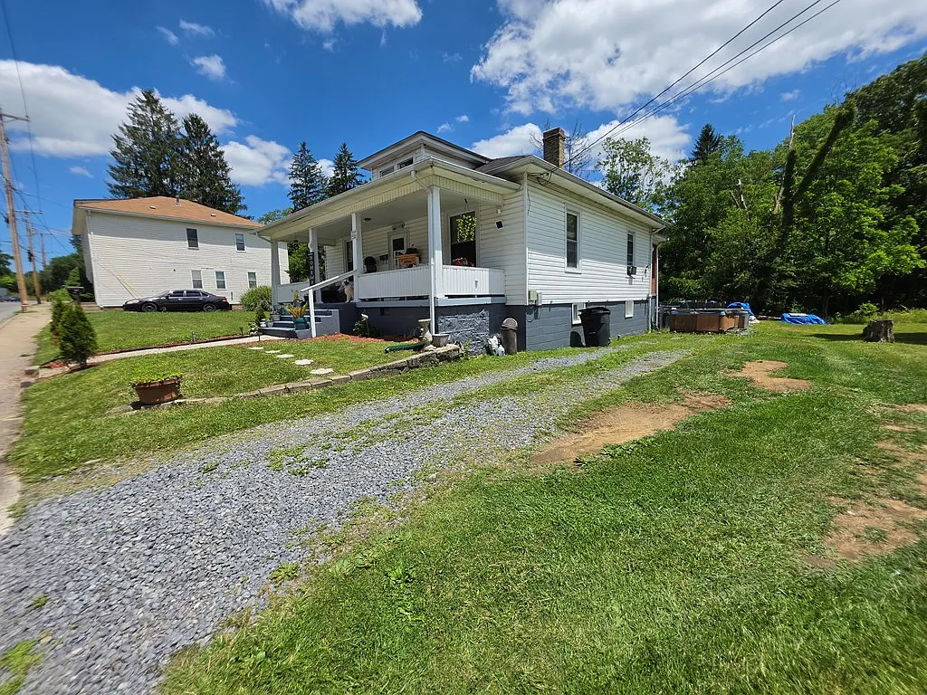 2 bed, 1.5 bath, 1000 sqft, $1,200 — Photo 3