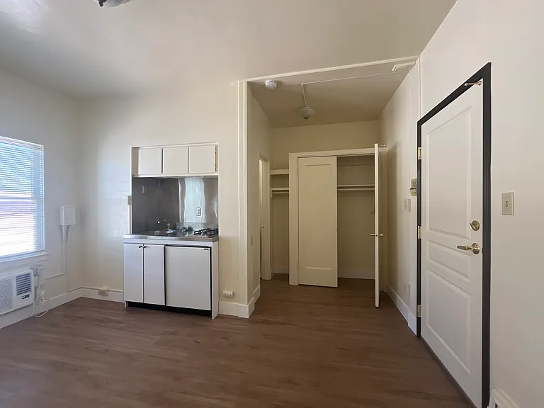 1424 P St #12 — Photo 3