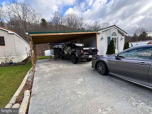 5th image of 1109 Willow Dr