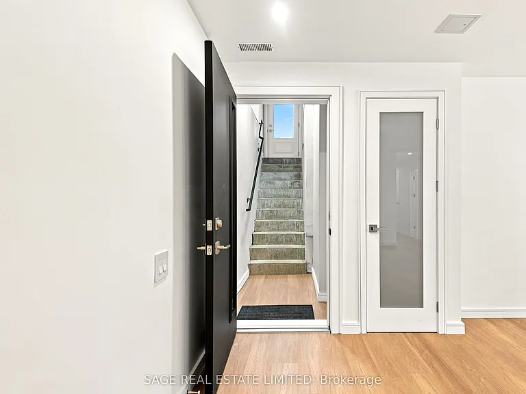 106 Boon Ave #LOWER — Photo 8