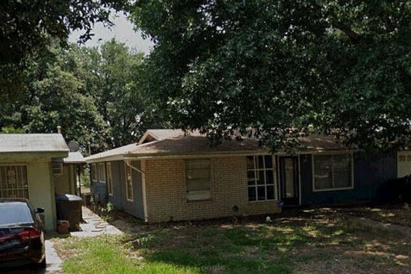 2nd image of 786 Utopia Ln