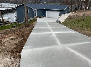 566 Sunset Rd, Lake Ozark, MO 65049