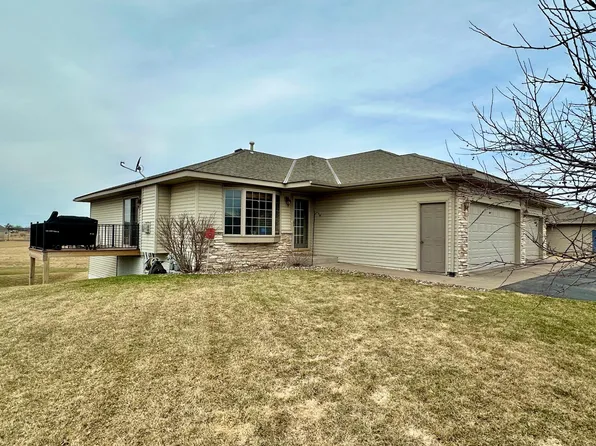 1611 Sequoia Ln, New Richmond, WI 54017