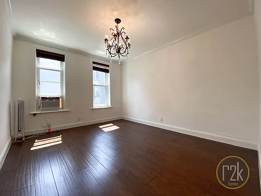 Rented by Realty 2000 Corp | media 9