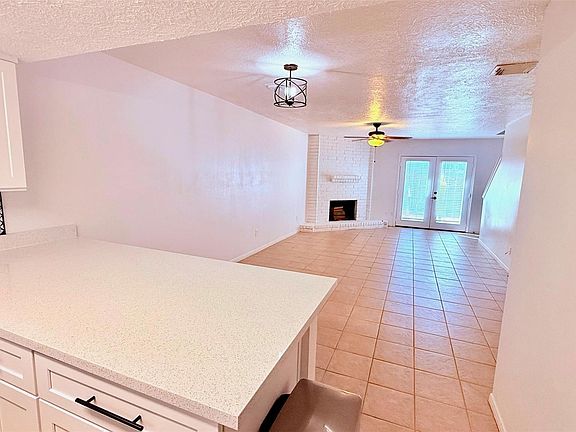 4th image of 1927 Country Village Blvd Unit B