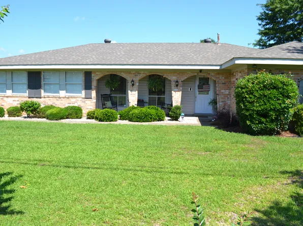 113 Hawkins St, Petal, MS 39465