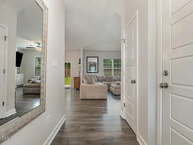 325 Whetstone Dr — Photo 3