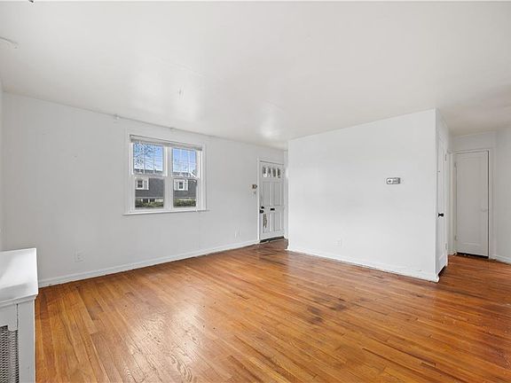 4th image of 305 S Greenleaf Ave