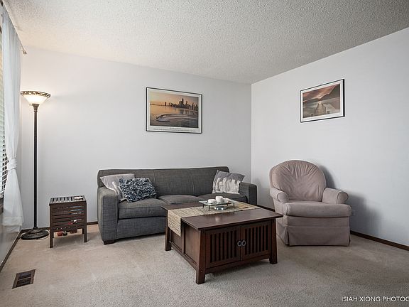 2nd image of 955 Shorewood Dr