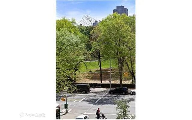 Rented by Douglas Elliman | media 17