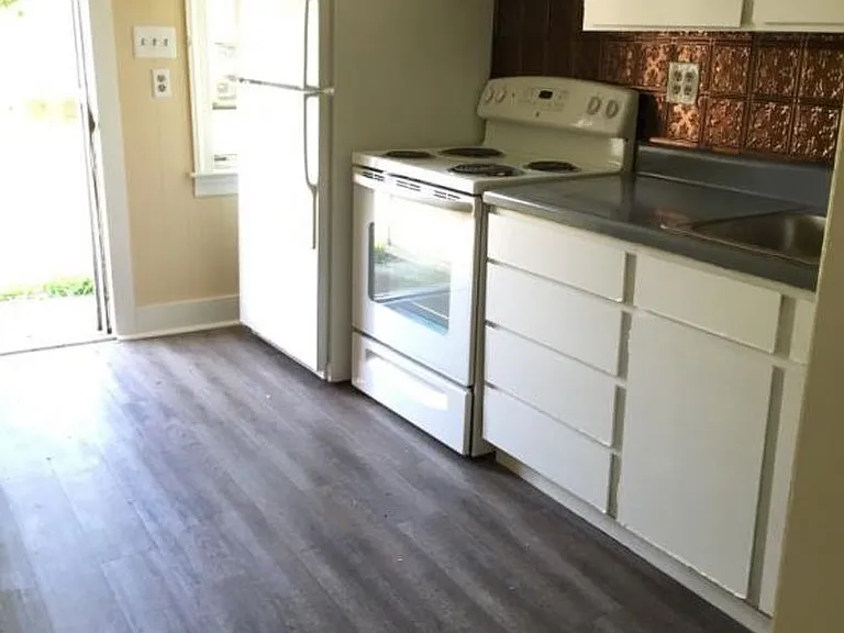 119 W Chapel Ave — Photo 9