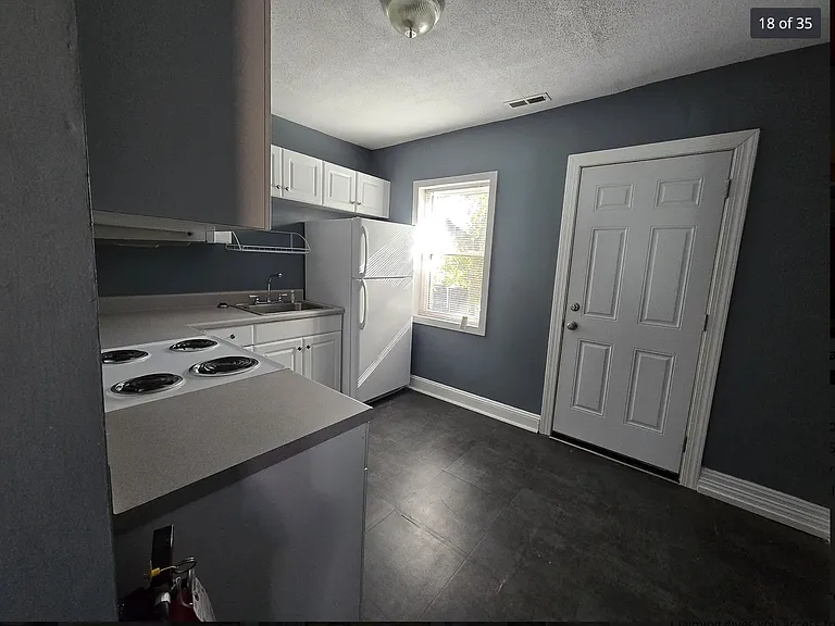 400 Chamberlain St #B — Photo 6