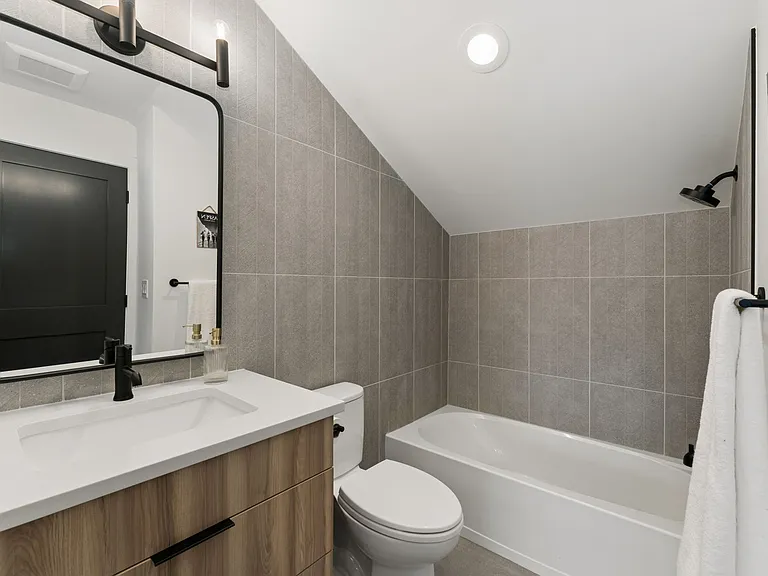 1231 N Garfield St — Photo 16