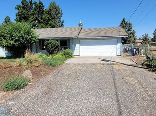 2771 SW Glacier Ave, Redmond, OR 97756