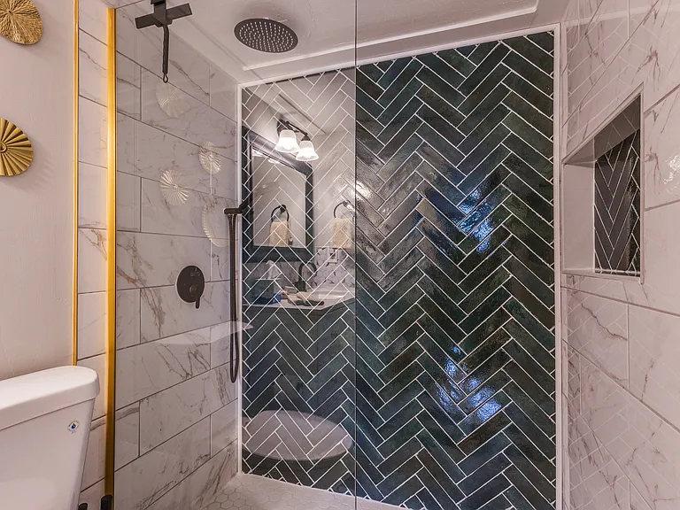 S Royal Crest Cir — Photo 17