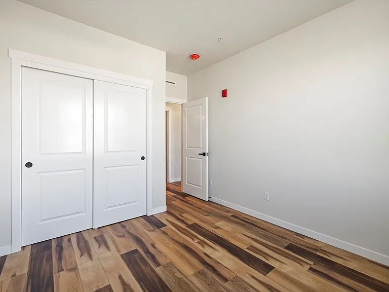 Bonneville Apartments — Photo 29
