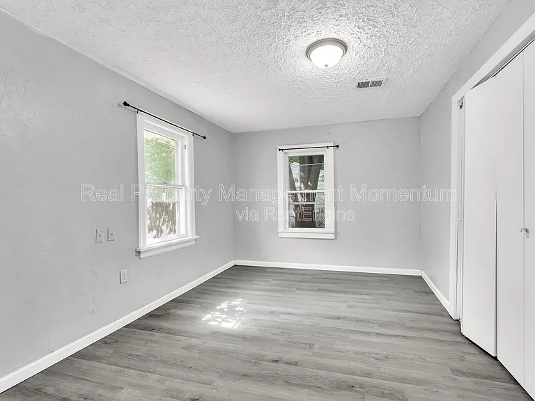 2804 W Washita St — Photo 17