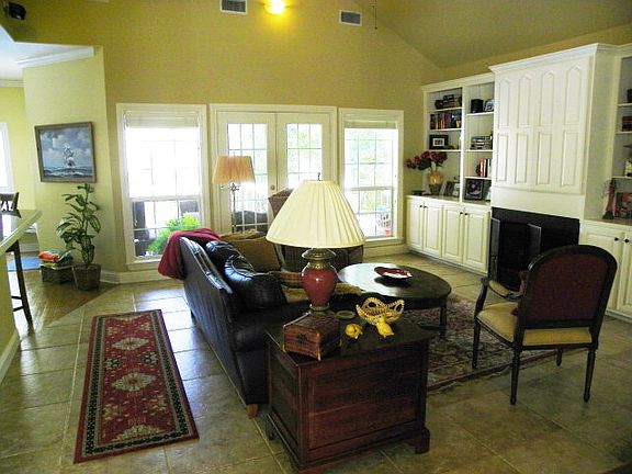 4th image of 1903 Loblolly Ln
