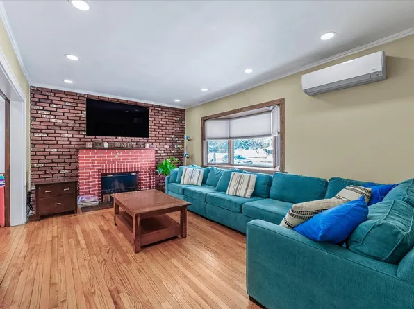 219-08 38th Avenue image 8 of 26