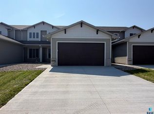 5115 E 67th St, Sioux Falls, SD 57108