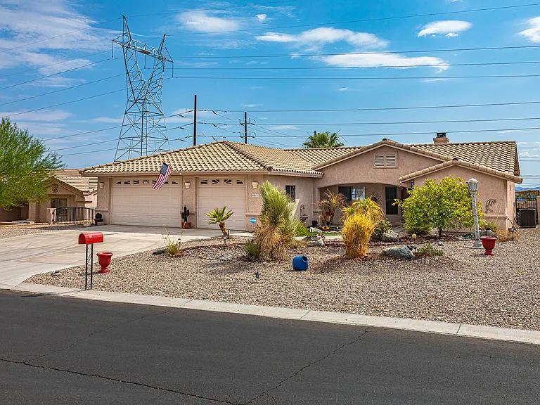 911 Pueblo Dr — Photo 14