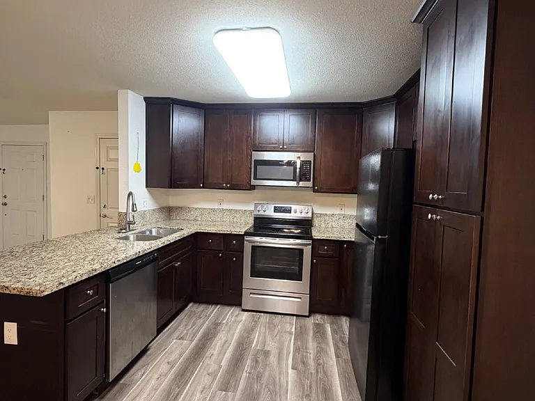 358 Snowhaven Ct — Photo 5