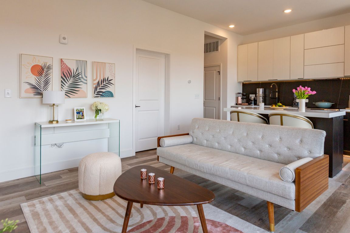 Mckenzie | Living room