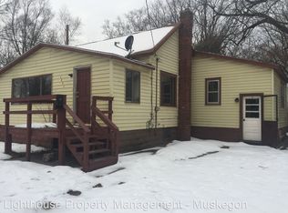 1231 Chestnut St, Muskegon, MI 49442