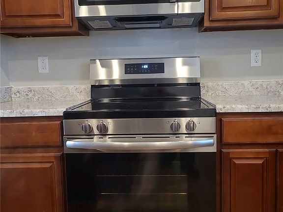 5th image of 5082 W Claxton Cir