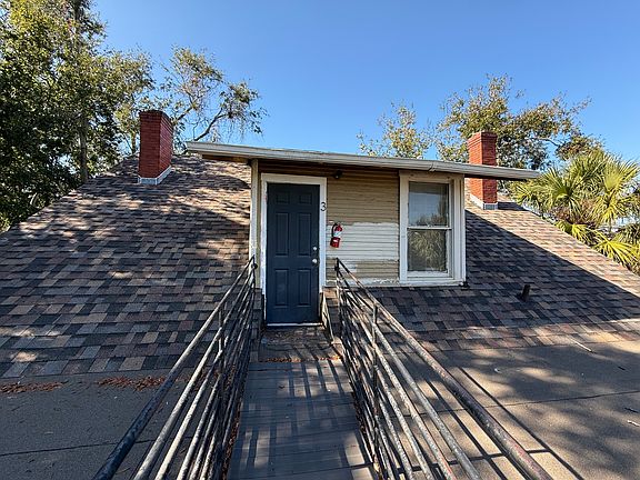 3rd image of 727 10th St N APT 3