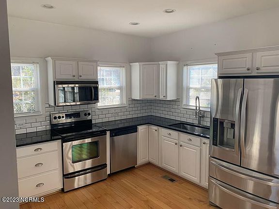5th image of 128 Bayside Dr