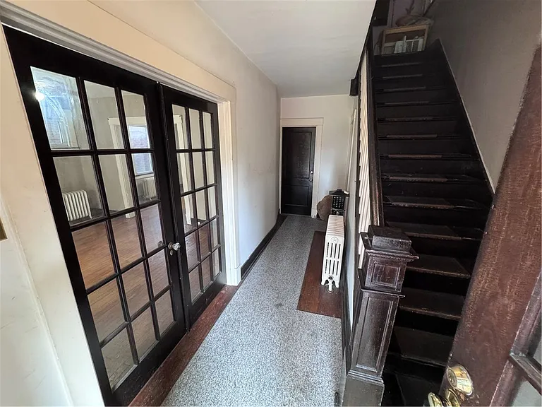 17 Sumner Ave — Photo 3