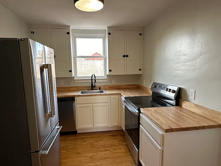 385 Vester St #2 — Photo 6