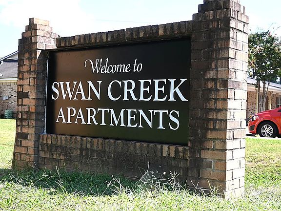 2nd image of 501 Swan Dr #307