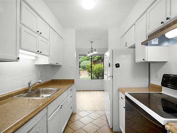 3rd image of 12520 NE 145th Street #E34