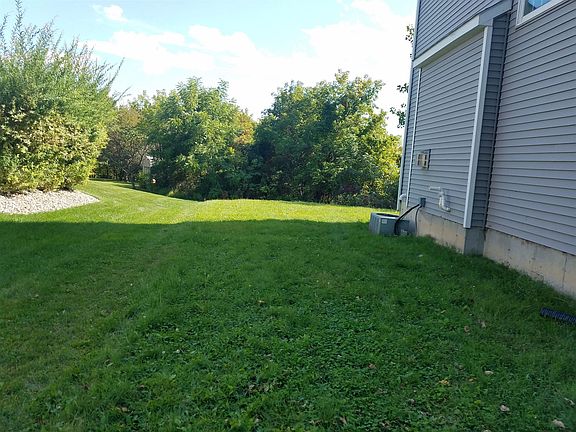 5th image of 13 Hilltop Dr