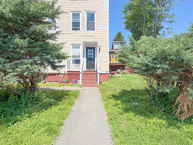57 Saint Lawrence St #3 — Photo 40