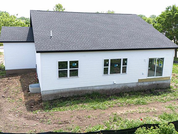 5th image of 504 Village Ln