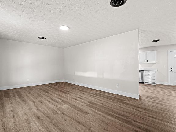 5th image of 2020 Kildare Ave