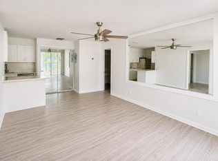 612 Executive Center Dr APT 207, West Palm Beach, FL 33401