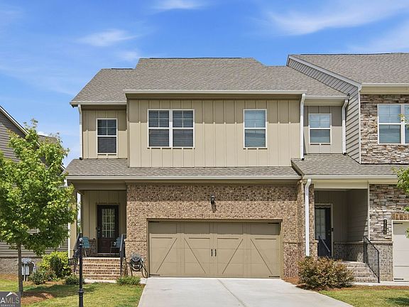3rd image of 2095 Manor Pointe Dr