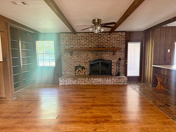 2nd image of 1020 Wolf Log Rd