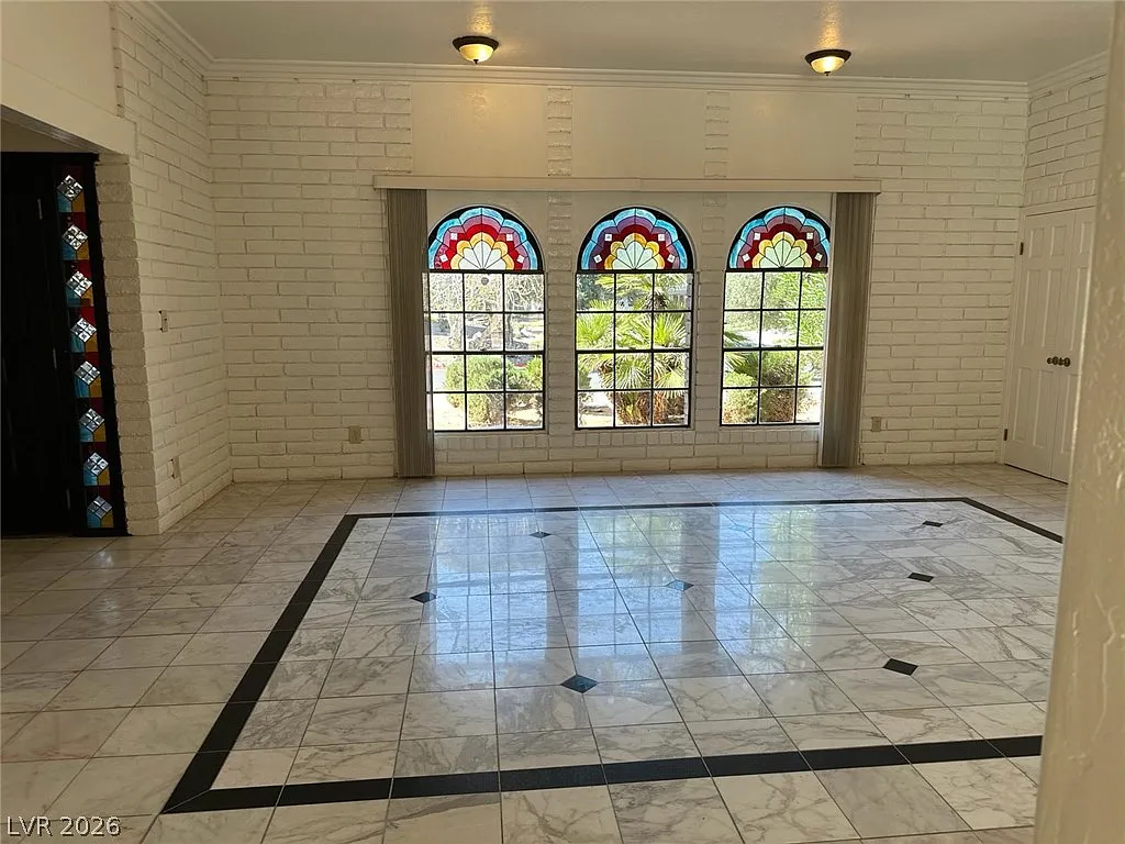 2 bed, 3.5 bath, 4840 sqft, $3,900 — Photo 3