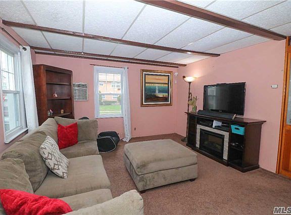 2nd image of 1391 Sweetman Ave