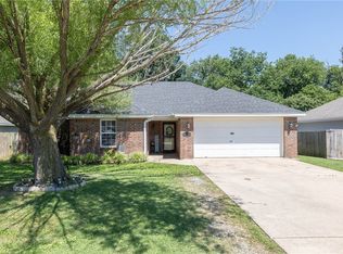 20730 Highland Dr, Springdale, AR 72764