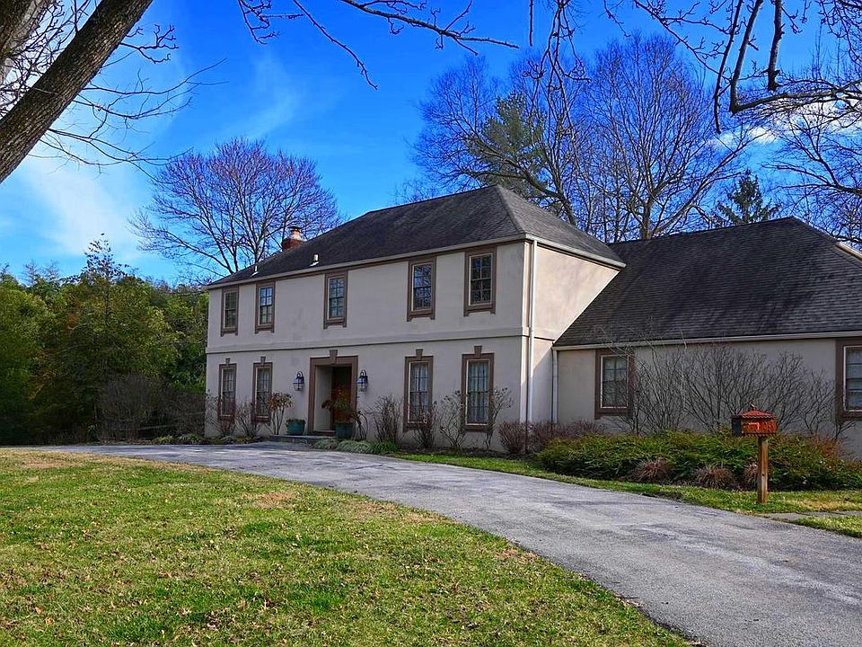 1st image of 736 Woodleave Rd