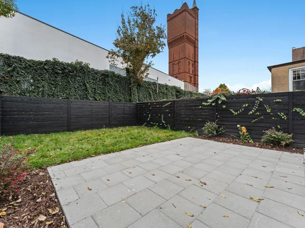 83 Liberty Place image 32 of 39