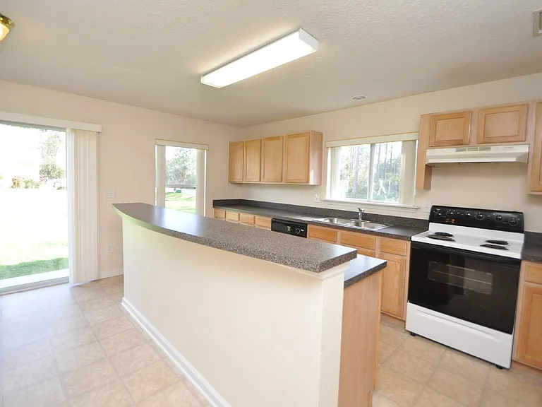 116 London Dr — Photo 8