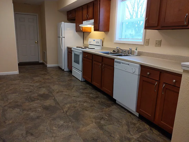 547-549 S Central Ave #547 — Photo 9